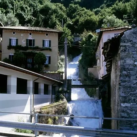Fiumelatte Sleeps 4 Air Con Wifi T790814 * Varenna