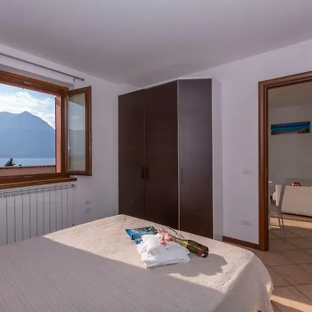 Apartamento Fiumelatte Sleeps 4 Air Con Wifi T790814 *