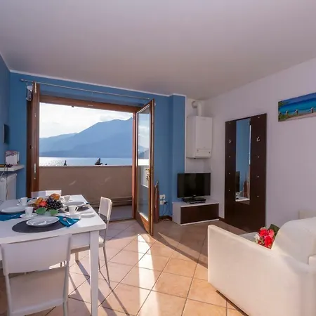 Lejlighed Fiumelatte Sleeps 4 Air Con Wifi T790814 Varenna